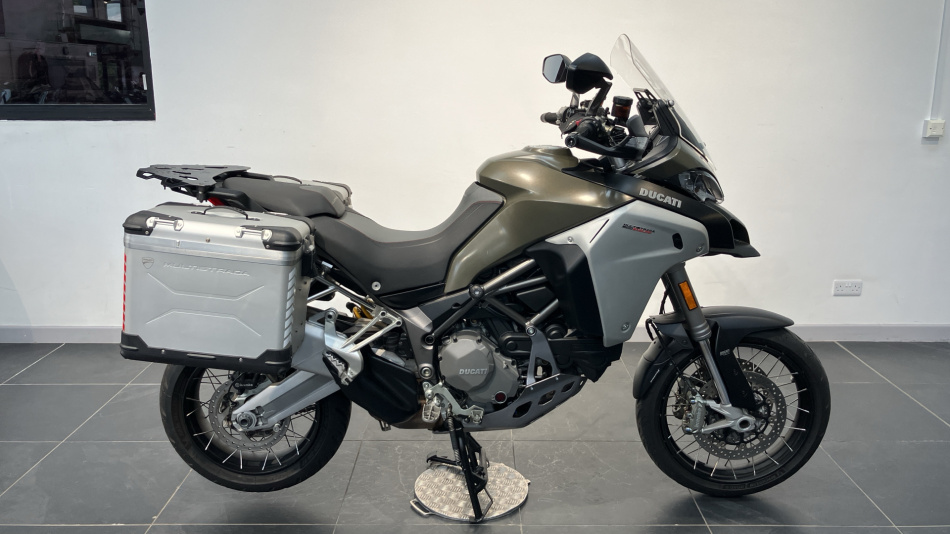 Ducati Multistrada 1200 Enduro Red